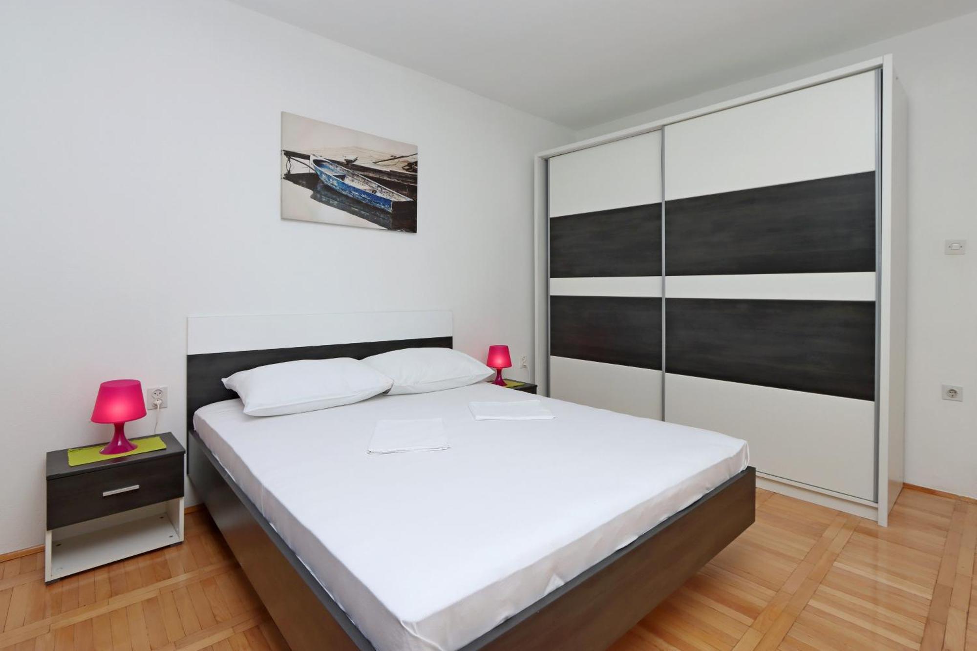 Apartments With A Parking Space Senj - 5571 Номер фото